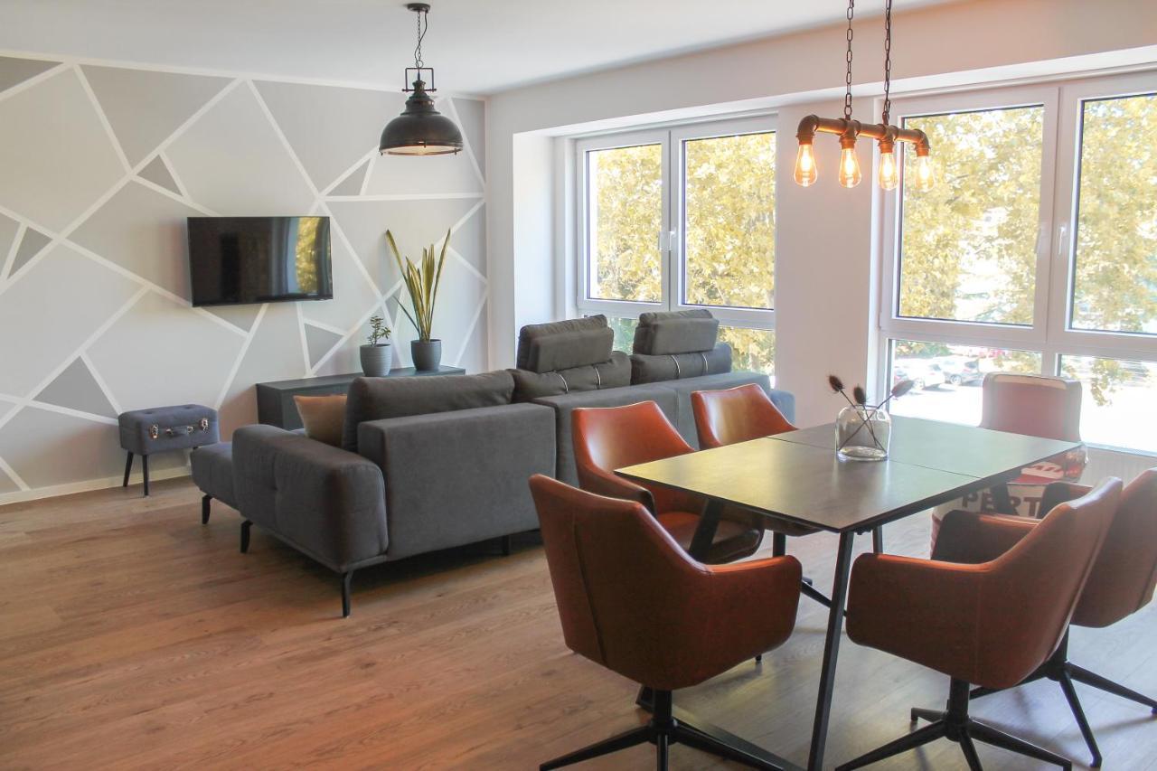 New York Apartment - Fuer Freunde & Familien, Stadtnah, Parkplatz, E-Ladestation, Gitterbox Fuer Fahrraeder, Fitnessstudio, Digitale Gaestemappe Mit Restaurant- Und Unternehmenstipps كوبلنس المظهر الخارجي الصورة