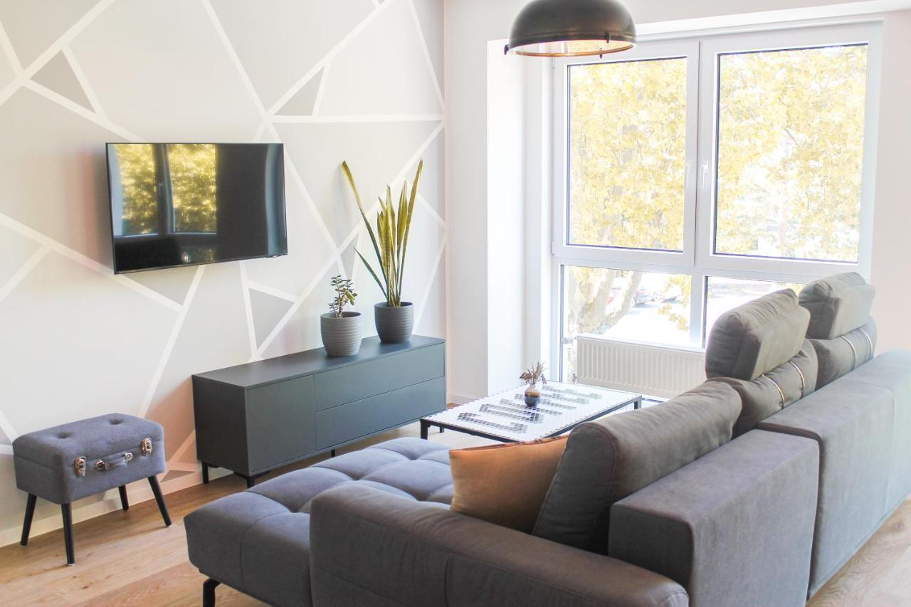 New York Apartment - Fuer Freunde & Familien, Stadtnah, Parkplatz, E-Ladestation, Gitterbox Fuer Fahrraeder, Fitnessstudio, Digitale Gaestemappe Mit Restaurant- Und Unternehmenstipps كوبلنس المظهر الخارجي الصورة