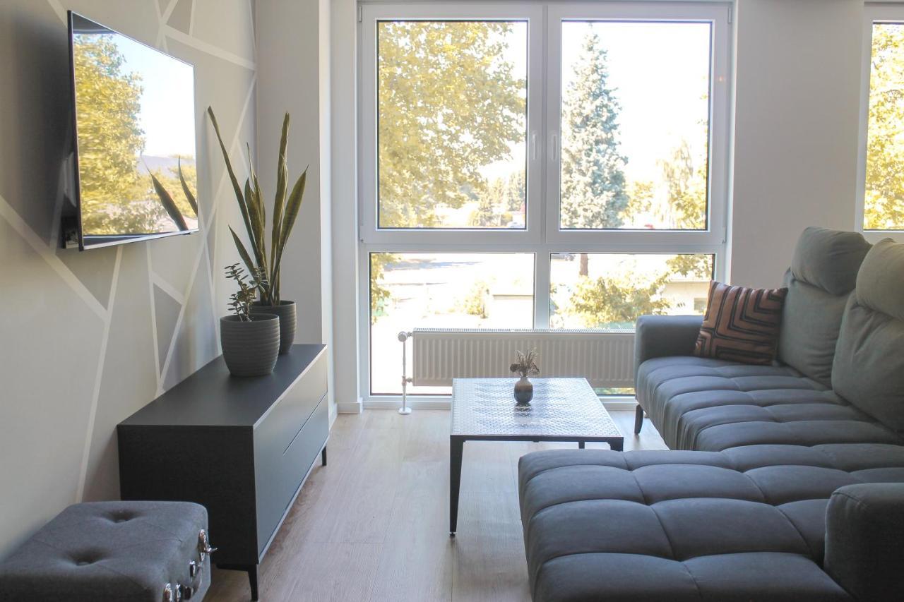 New York Apartment - Fuer Freunde & Familien, Stadtnah, Parkplatz, E-Ladestation, Gitterbox Fuer Fahrraeder, Fitnessstudio, Digitale Gaestemappe Mit Restaurant- Und Unternehmenstipps كوبلنس المظهر الخارجي الصورة